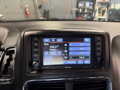Used 2018 Dodge Grand Caravan GT FWD image 18