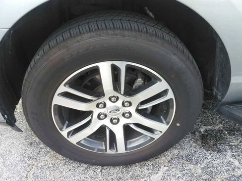 Used 2024 Ford Expedition Limited AWD/4WD image 7