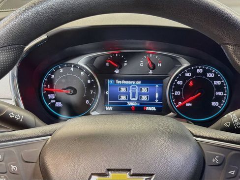 Used 2019 Chevrolet Equinox LT FWD image 14