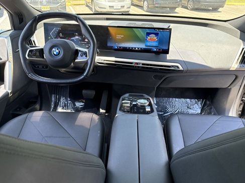 Used 2024 BMW iX xDrive50 w/ Premium Package AWD/4WD image 21
