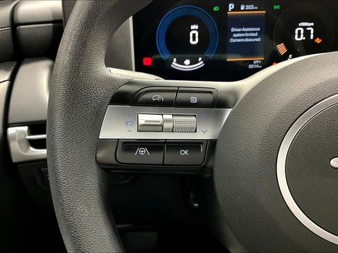 Used 2025 Hyundai Santa Cruz SE image 23