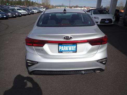 Used 2021 Kia Forte LXS image 4