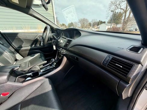 Used 2017 Honda Accord Sport Special Edition image 19