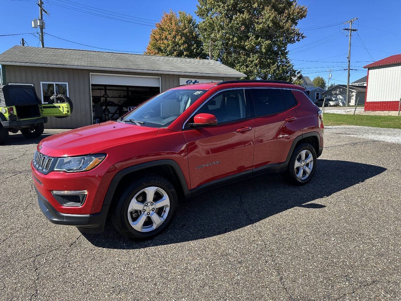 Used 2018 Jeep Compass Latitude w/ Popular Equipment Group AWD/4WD image 1