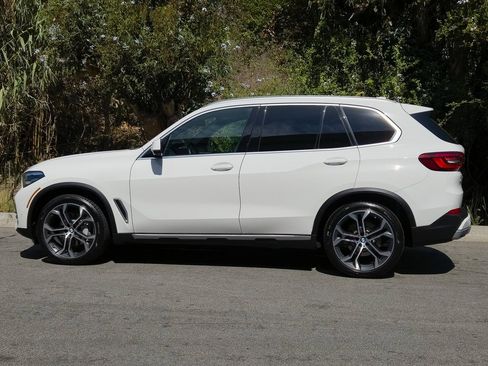 Used 2023 BMW X5 xDrive40i w/ Parking Assistance Package image 28