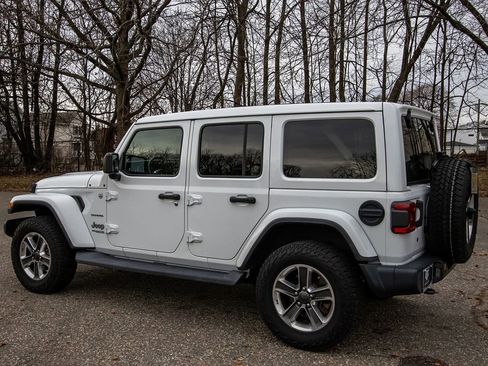 Used 2020 Jeep Wrangler Unlimited Sahara image 7