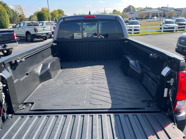 Used 2020 Toyota Tacoma SR w/ SX Package AWD/4WD image 7