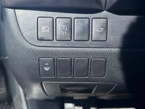 Used 2017 Toyota Highlander Plus w/ Protection Package #3 AWD/4WD image 10