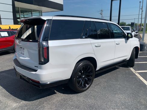 Used 2024 Cadillac Escalade Sport Platinum w/ LPO, ONYX Package AWD/4WD image 8
