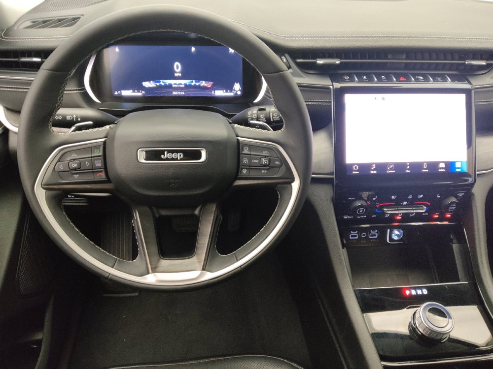 Used 2023 Jeep Grand Cherokee Limited w/ Luxury Tech Group II RWD image 22