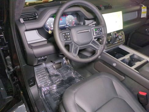 New 2026 Land Rover Defender 90 V8 AWD/4WD image 27