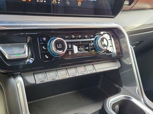 Used 2024 GMC Sierra 3500 Denali Ultimate image 28