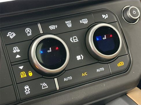 Certified 2026 Land Rover Defender 110 X-Dynamic SE AWD/4WD image 21