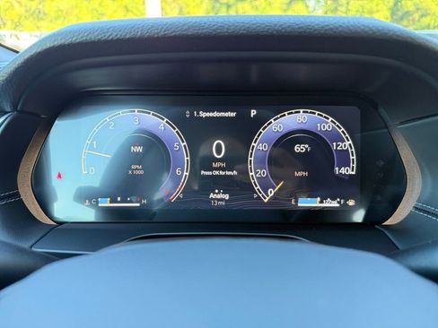 New 2025 Jeep Grand Cherokee Altitude image 17