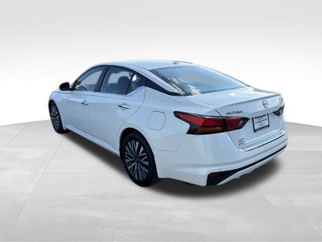 Used 2023 Nissan Altima 2.5 SV FWD image 11
