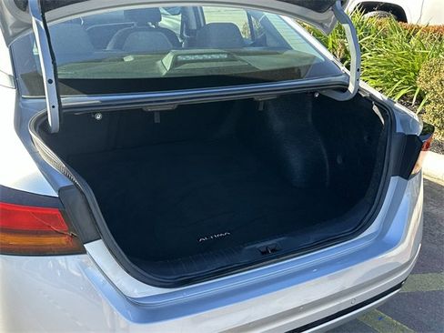 Used 2024 Nissan Altima 2.5 SV image 22