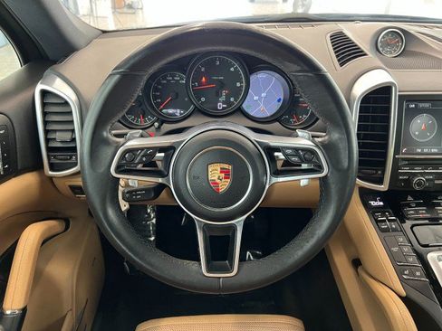 Used 2015 Porsche Cayenne Diesel AWD/4WD image 23
