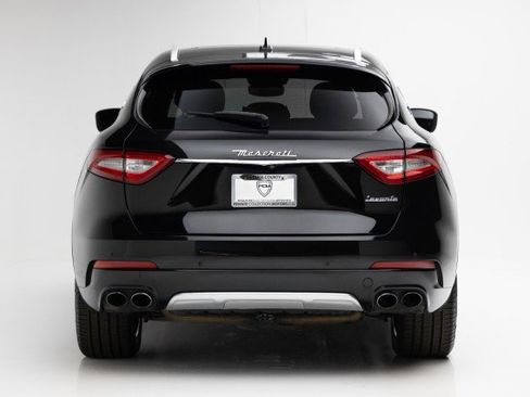 Used 2017 Maserati Levante S image 7