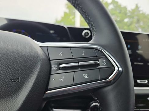 New 2027 Chevrolet Equinox LT FWD image 19