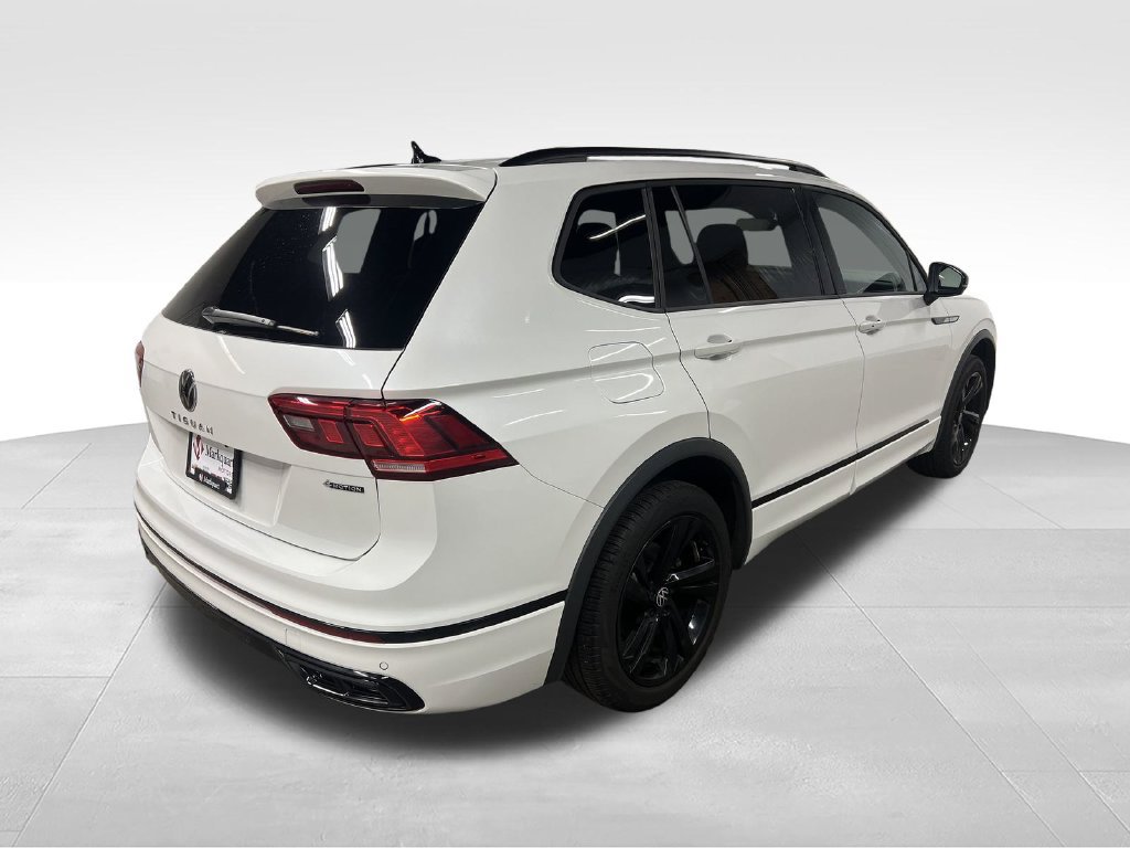 Used 2024 Volkswagen Tiguan SE R-Line AWD/4WD image 9