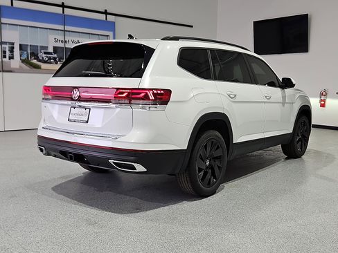 New 2026 Volkswagen Atlas SE FWD image 4