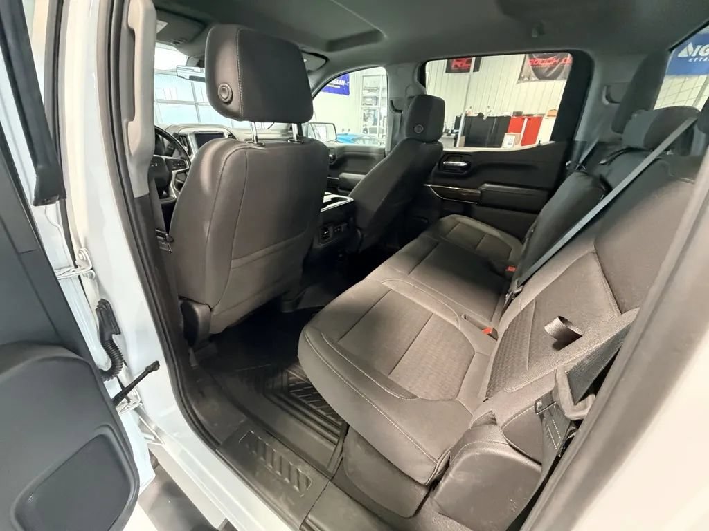 Used 2021 Chevrolet Silverado 1500 LT Trail Boss w/ LPO, Dark Essentials Package AWD/4WD image 18
