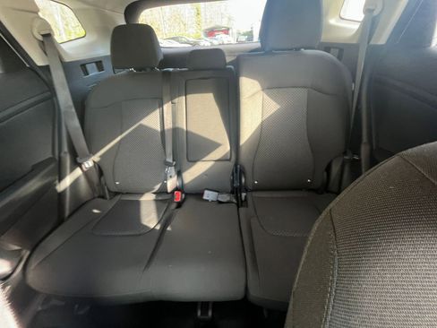 Used 2025 Kia Sportage LX image 33