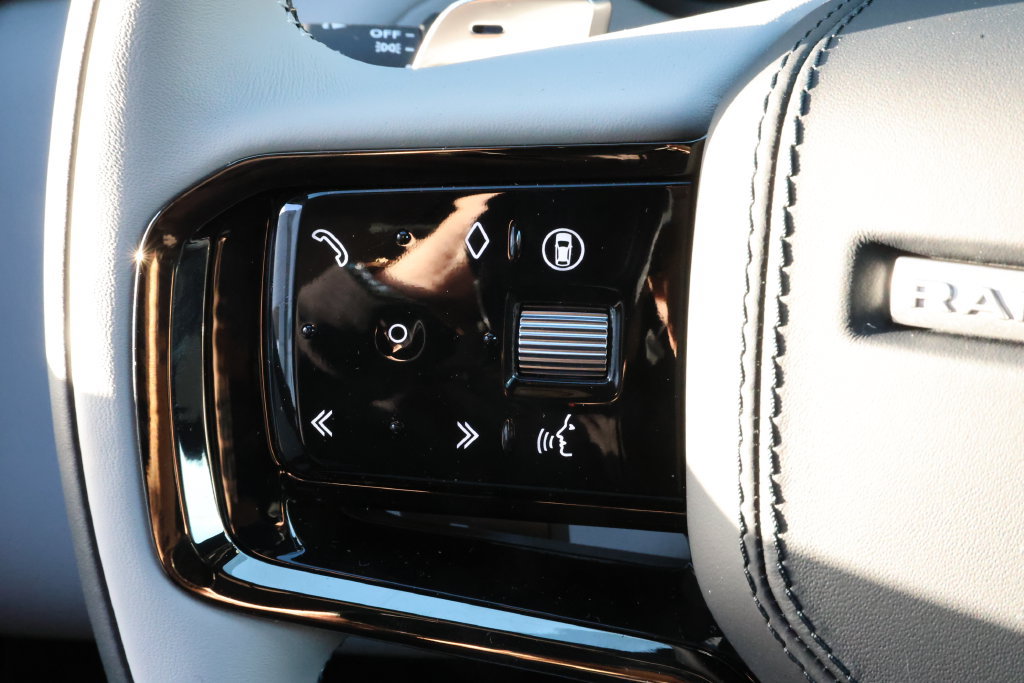New 2026 Land Rover Range Rover Velar S AWD/4WD image 16