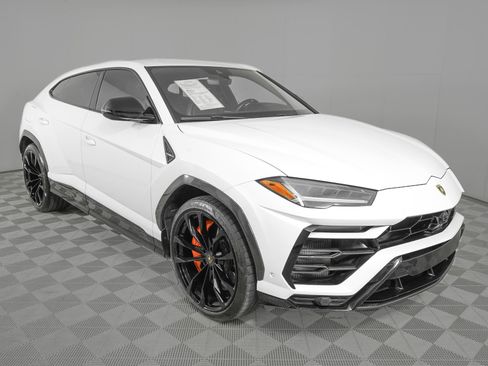 Used 2021 Lamborghini Urus image 3