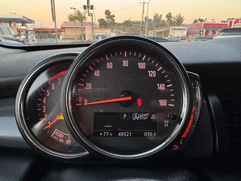 Used 2018 MINI Cooper 2-Door Hardtop FWD image 34