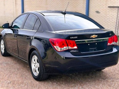 Used 2016 Chevrolet Cruze LT w/ Sun And Sound Package FWD image 2