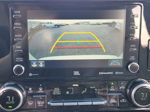 Used 2020 Toyota Highlander Limited image 18