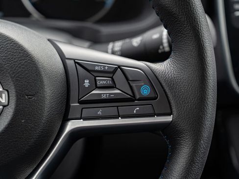Certified 2025 Nissan Leaf SV Plus FWD image 14