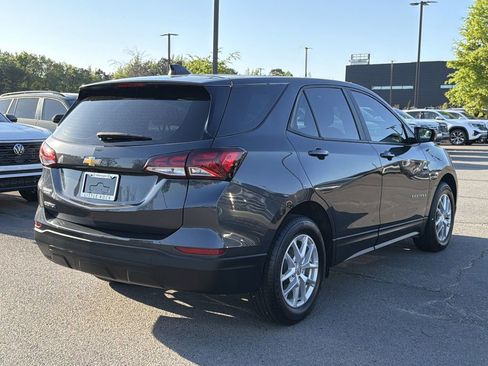 Used 2022 Chevrolet Equinox LS FWD image 5
