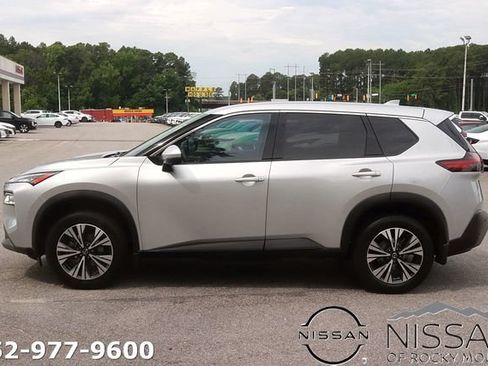 Used 2021 Nissan Rogue SV FWD image 4
