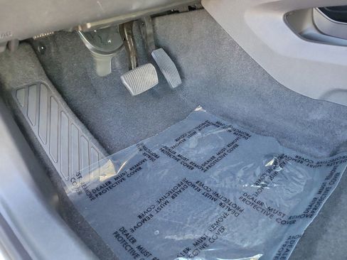 Used 2023 Buick Envision Essence image 16