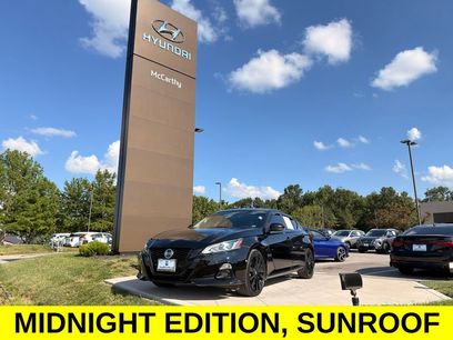 Used 2022 Nissan Altima 2.5 SR w/ Midnight Edition Package