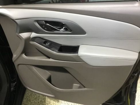 Used 2019 Chevrolet Traverse LT w/ LPO, Floor Liner Package AWD/4WD image 46