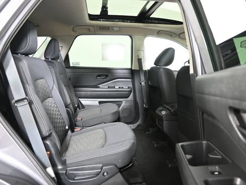 Used 2024 Nissan Pathfinder SV w/ SV Premium Package AWD/4WD image 15