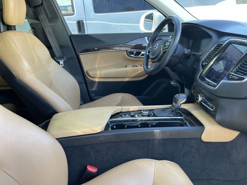 Used 2016 Volvo XC90 T6 Momentum w/ Momentum Plus Package AWD/4WD image 6