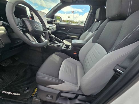 Used 2025 Toyota Tacoma TRD Off-Road image 22