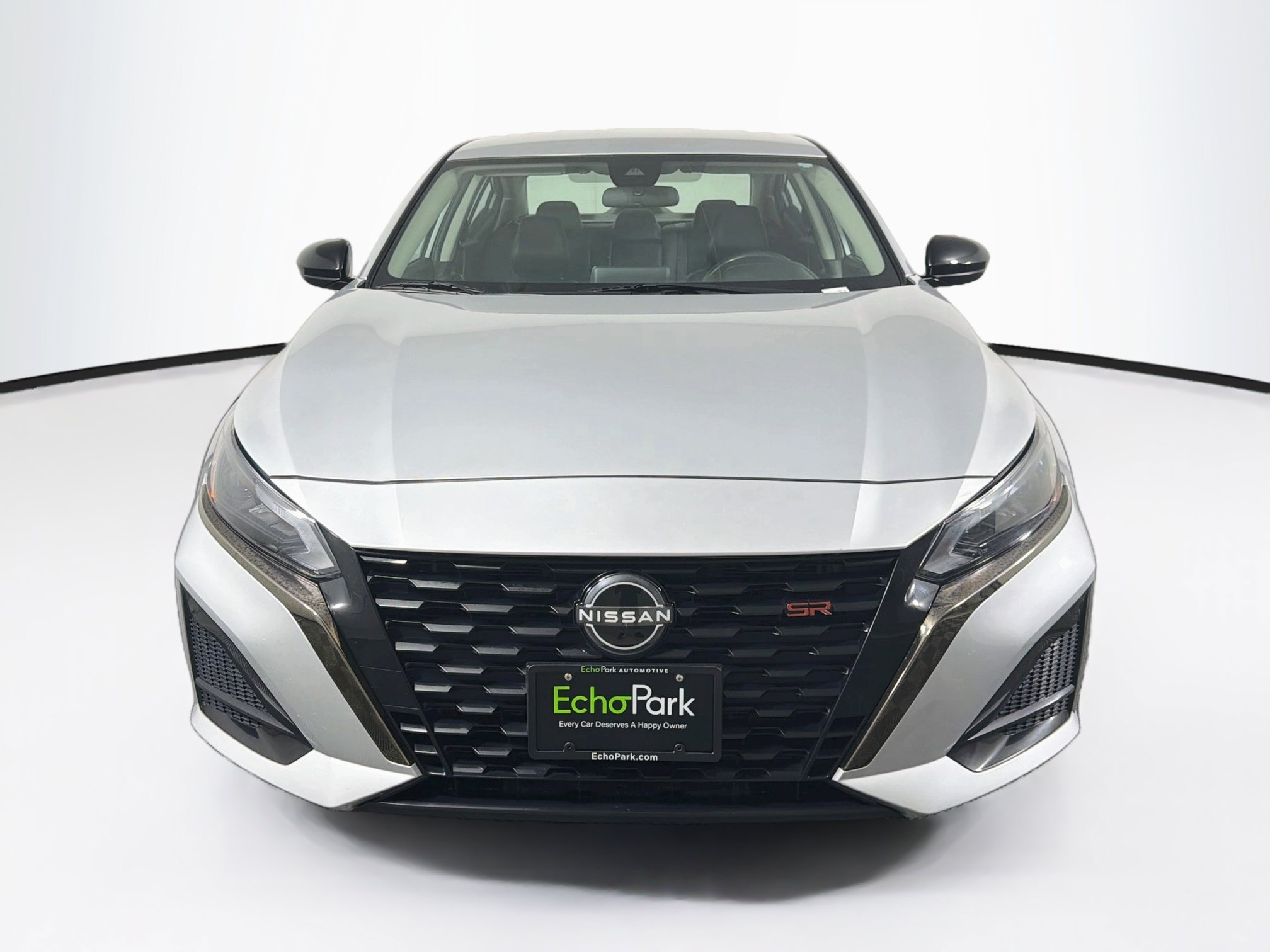 Used 2024 Nissan Altima 2.5 SR FWD image 2