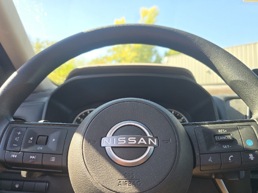 Used 2023 Nissan Rogue SV AWD/4WD image 26