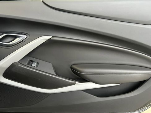 Used 2022 Chevrolet Camaro LT image 25