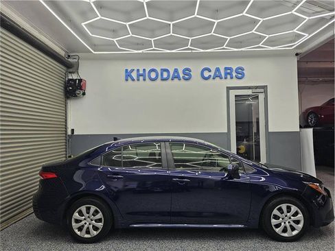 Used 2020 Toyota Corolla LE FWD image 5
