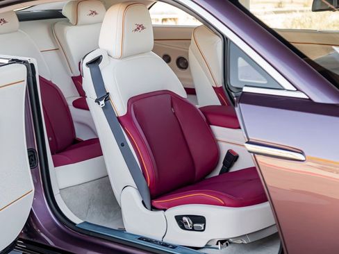 Used 2026 Rolls-Royce Spectre AWD/4WD image 34