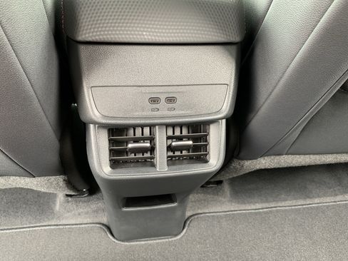 Used 2026 Chevrolet Equinox RS FWD image 40