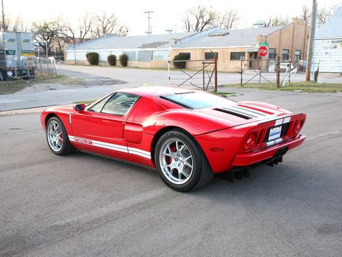 Used 2005 Ford GT image 28