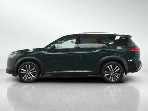 Used 2024 Nissan Pathfinder Platinum AWD/4WD image 2