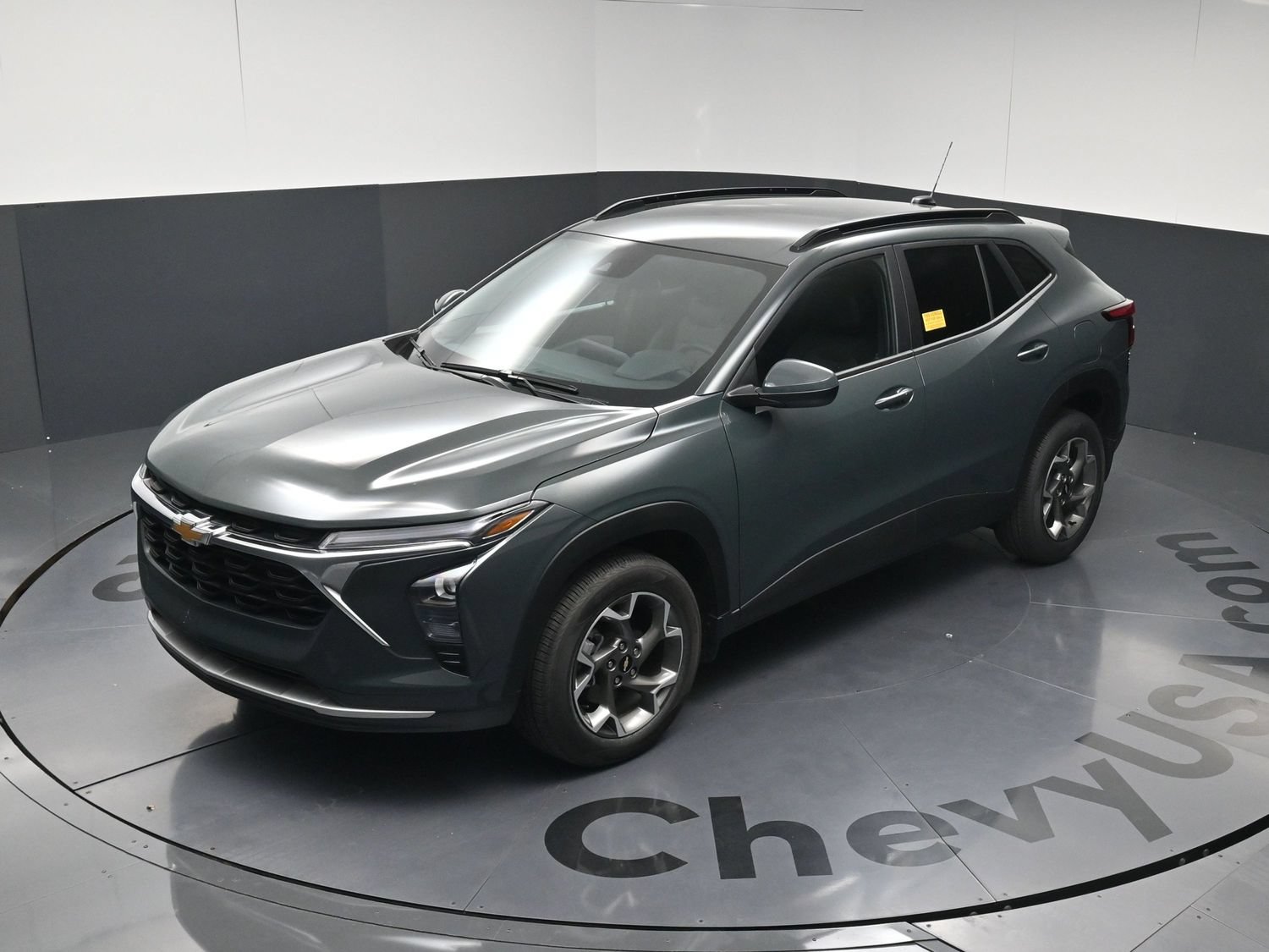 Used 2026 Chevrolet Trax LT w/ LT Convenience Package FWD image 30